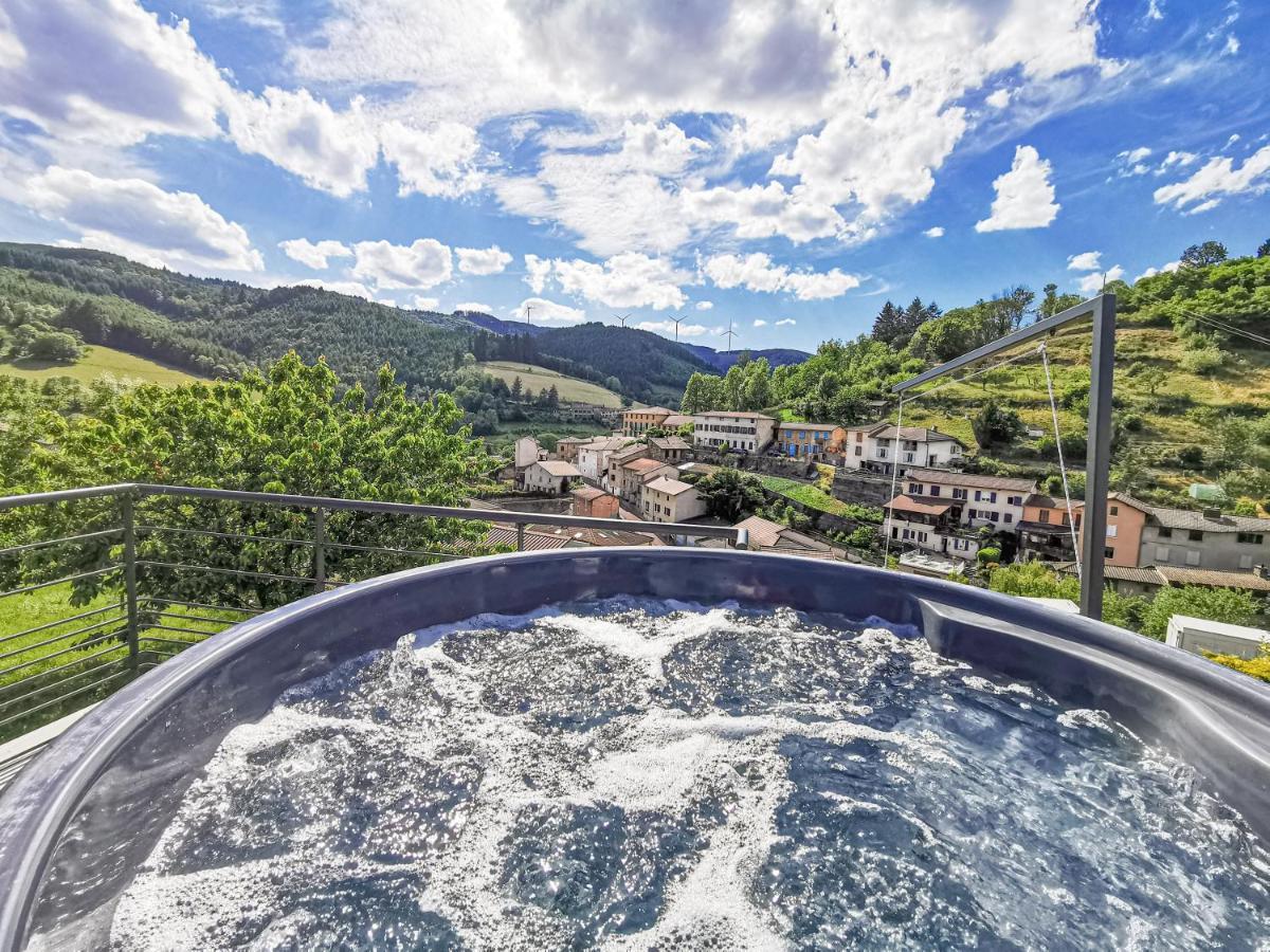 Bed and Breakfast Domaine De La Rue De La Tour Valsonne Экстерьер фото